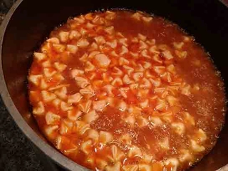 Salçalı Mantı Tarifi ve Malzemeleri